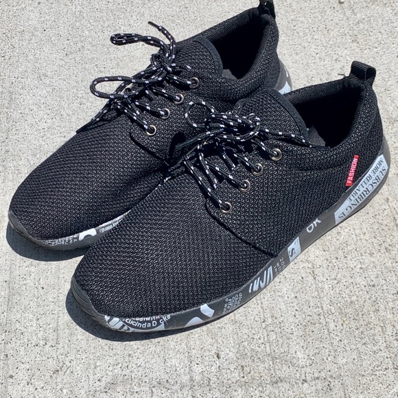 Famous Running Shoes - Picture 4 of 4